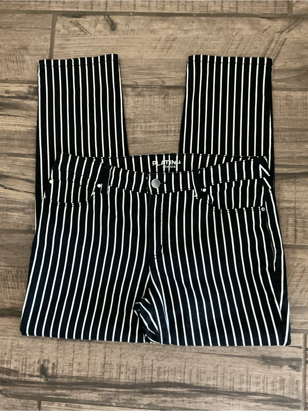Chico’s Platinum Black and White Striped Denim Ankle Jeans Size .5 Reg 6 - Picture 5 of 12